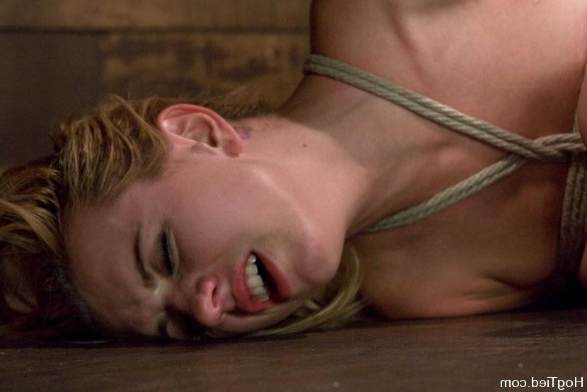 15P Helpless blonde haired chick with tied boobs in pussy torment