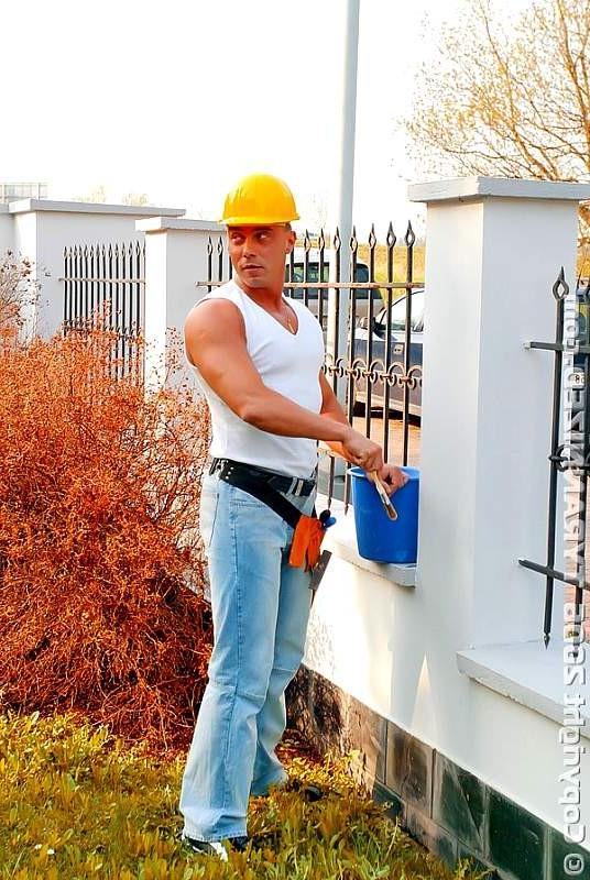16P Mistress abuses and spanks a macho construction worker
