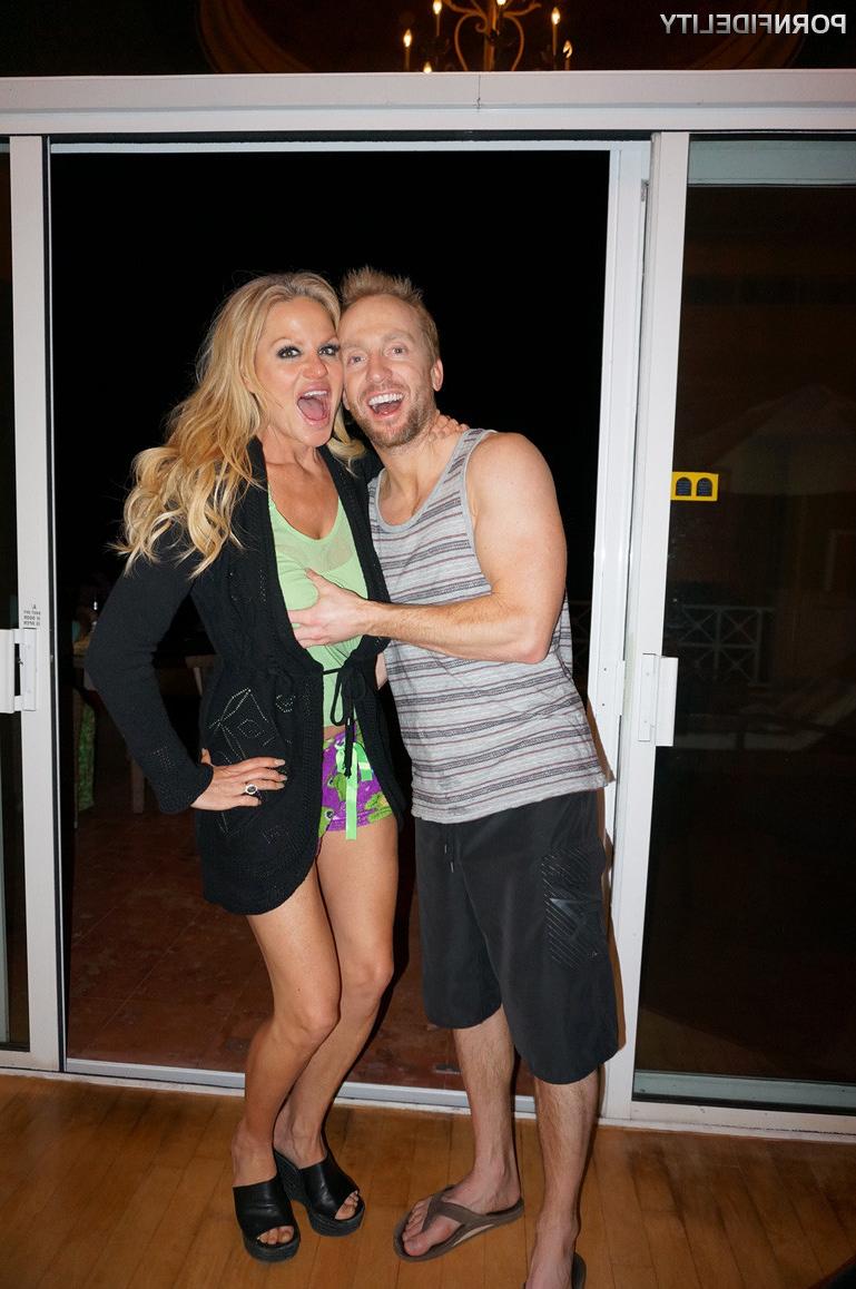 15P Kelly Madison naked at her vacation