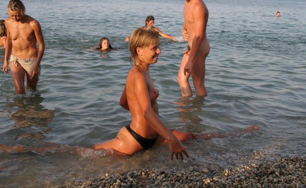 15P Raven haired goddess nudist shows off her body