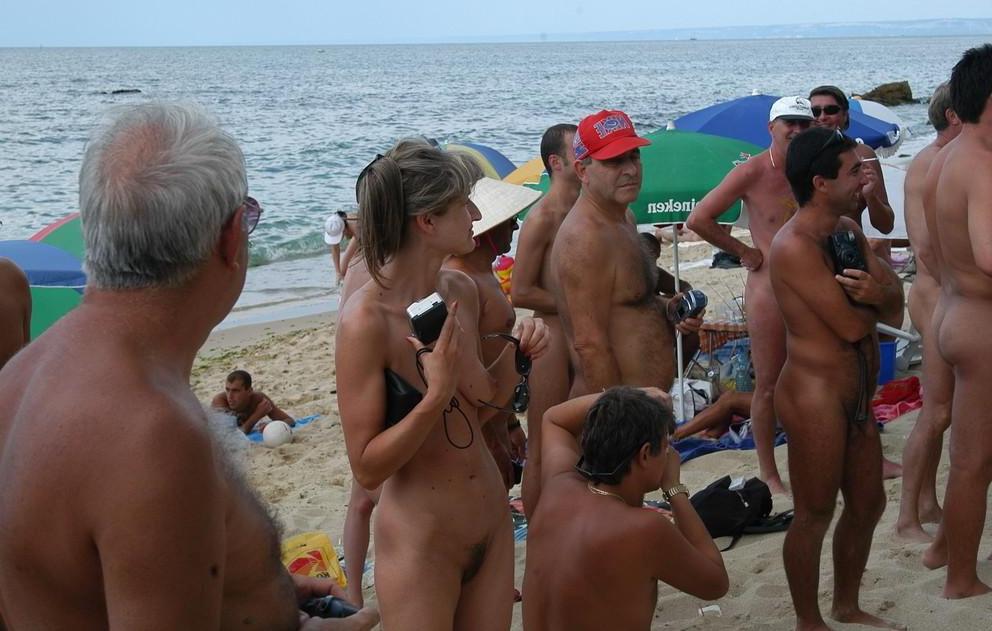 15P Teen nudists take off their clothes and play nude