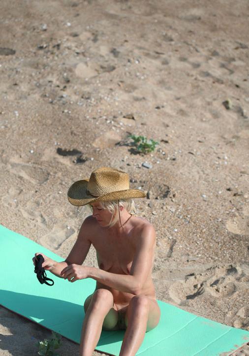 15P Warning -  real unbelievable nudist photos and videos