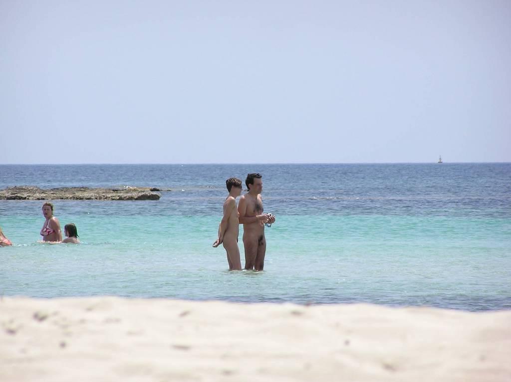 15P Warning -  real unbelievable nudist photos and videos
