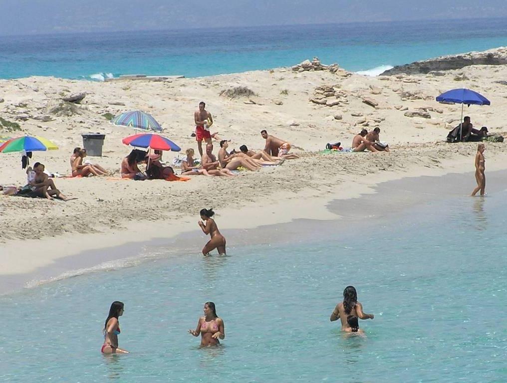 15P Warning -  real unbelievable nudist photos and videos