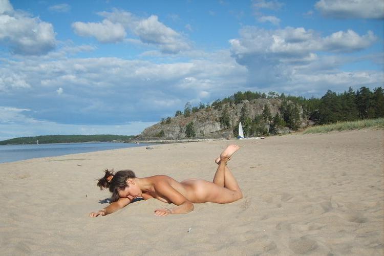15P Warning -  real unbelievable nudist photos and videos