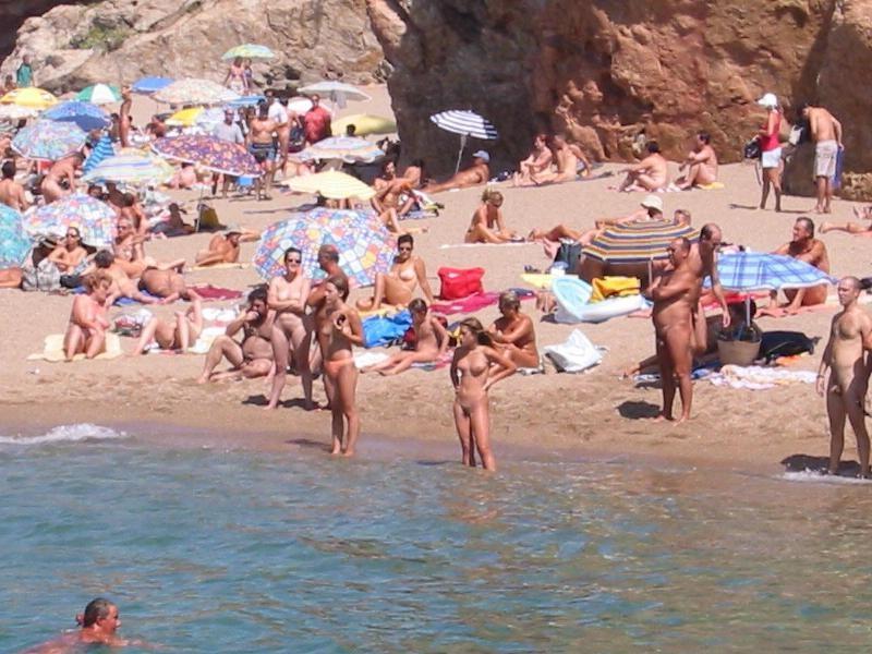 15P Warning -  real unbelievable nudist photos and videos