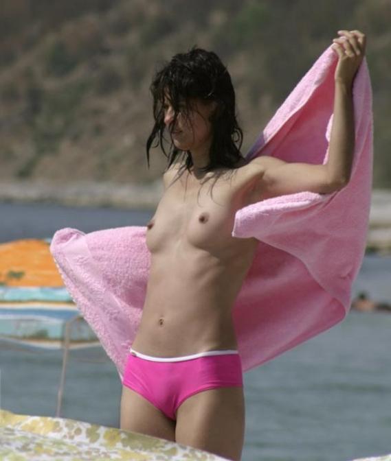 15P Warning -  real unbelievable nudist photos and videos
