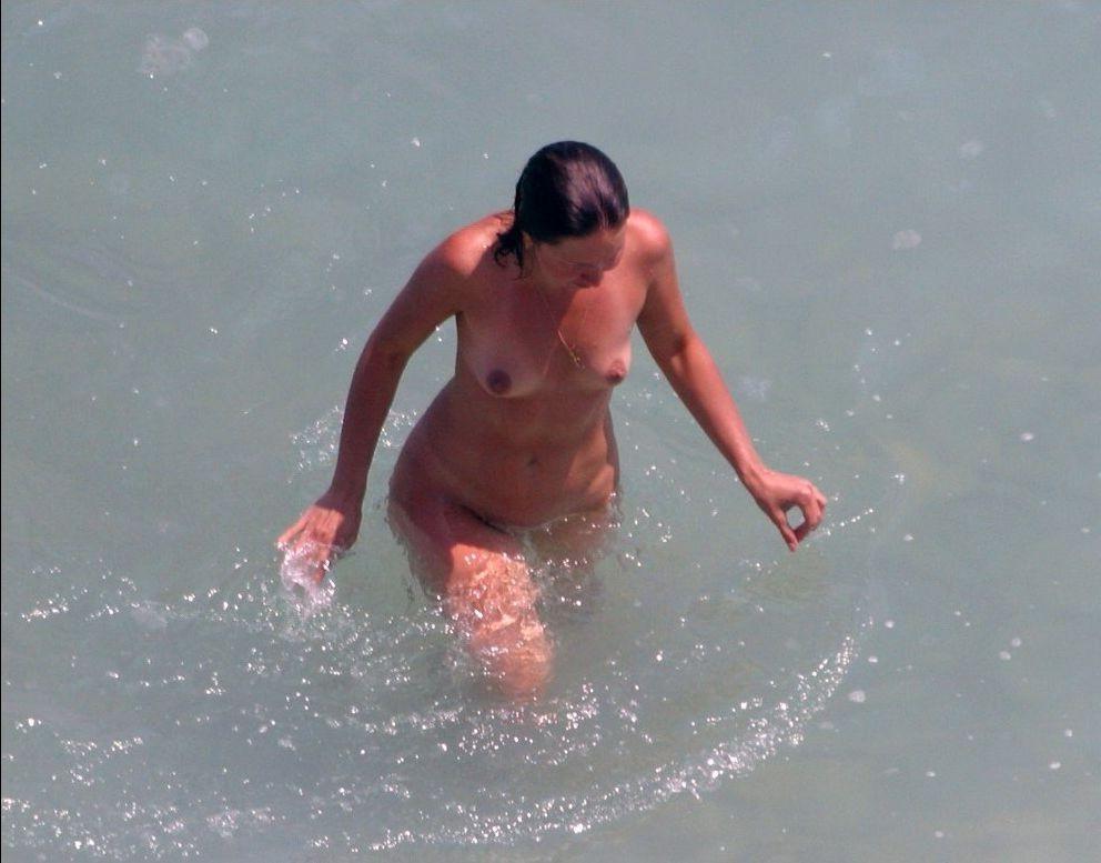 15P Warning -  real unbelievable nudist photos and videos