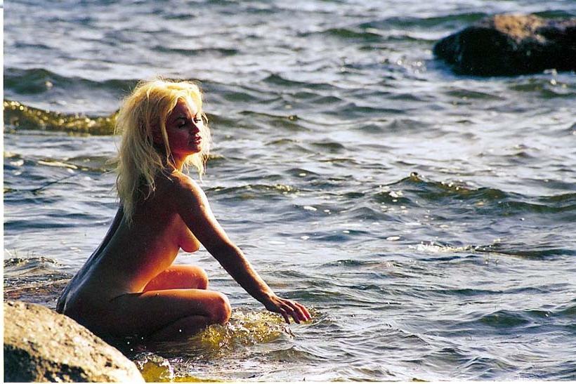 15P Warning -  real unbelievable nudist photos and videos
