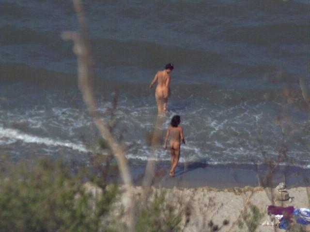 15P Warning -  real unbelievable nudist photos and videos