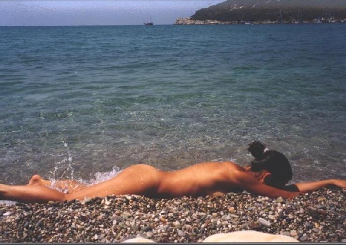 15P Warning -  real unbelievable nudist photos and videos
