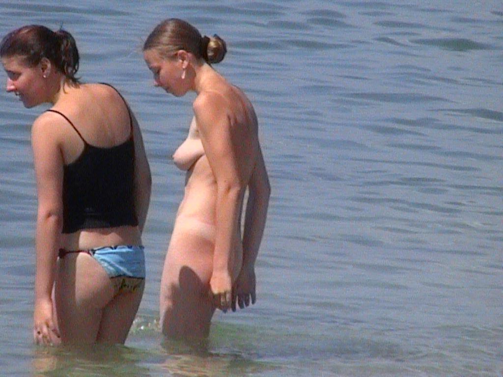 15P Achtung – wirklich unglaubliche FKK-Fotos und -Videos