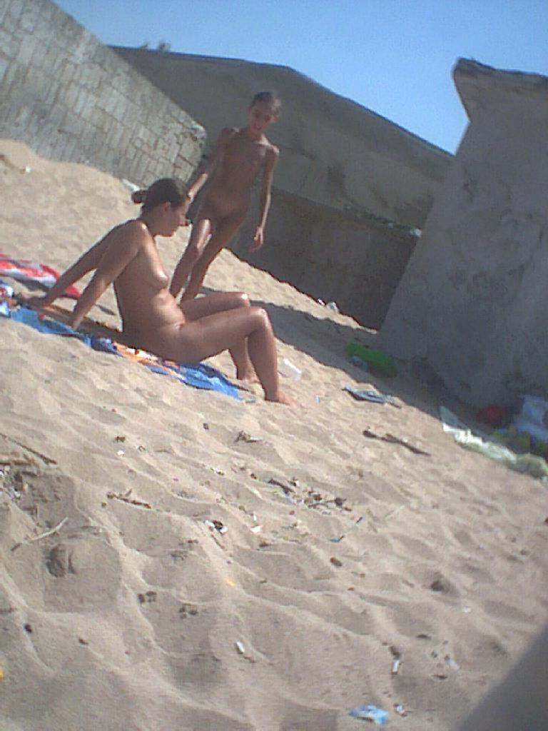 15P Warning -  real unbelievable nudist photos and videos
