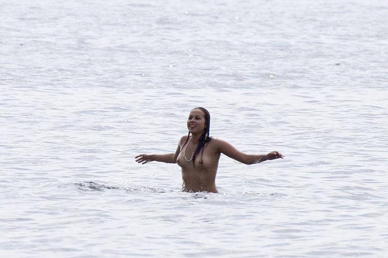 15P Warning -  real unbelievable nudist photos and videos