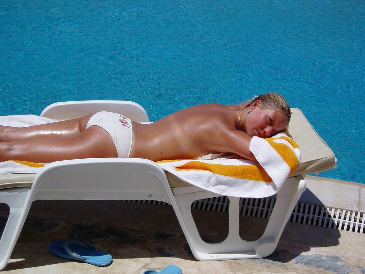 16P amateurs nude on public beach