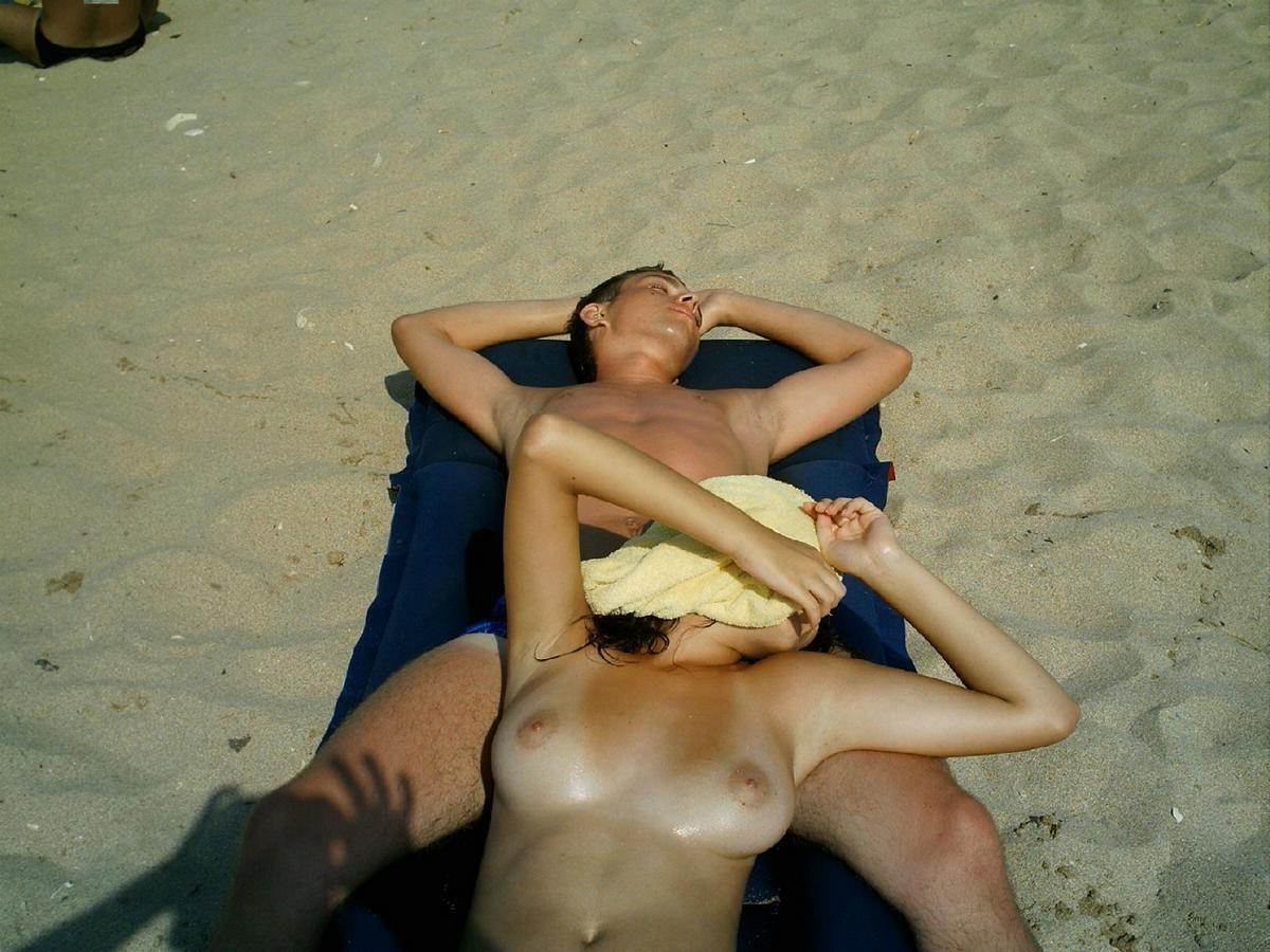 16P amateurs nude on public beach