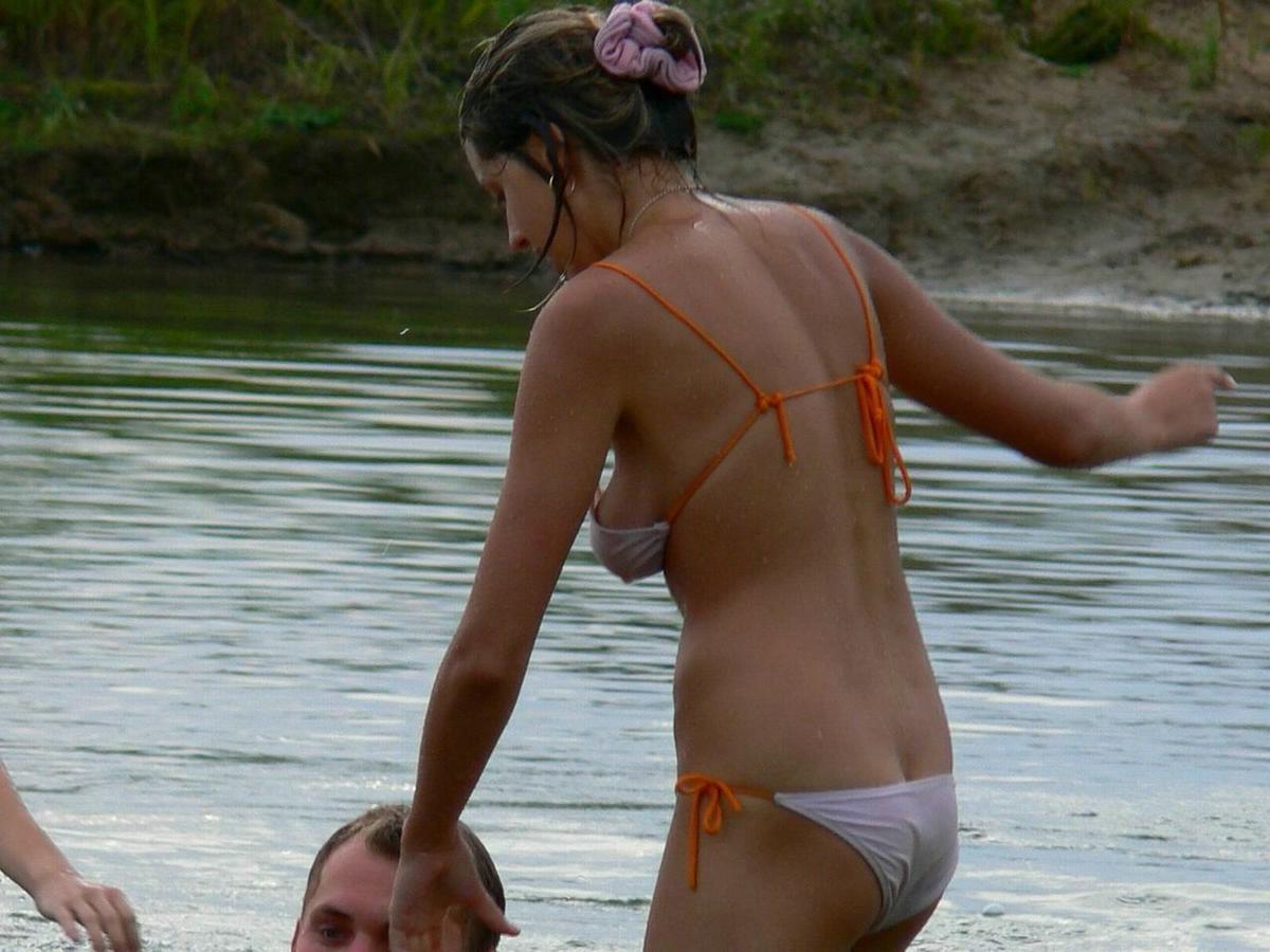 16P amateurs nude on public beach