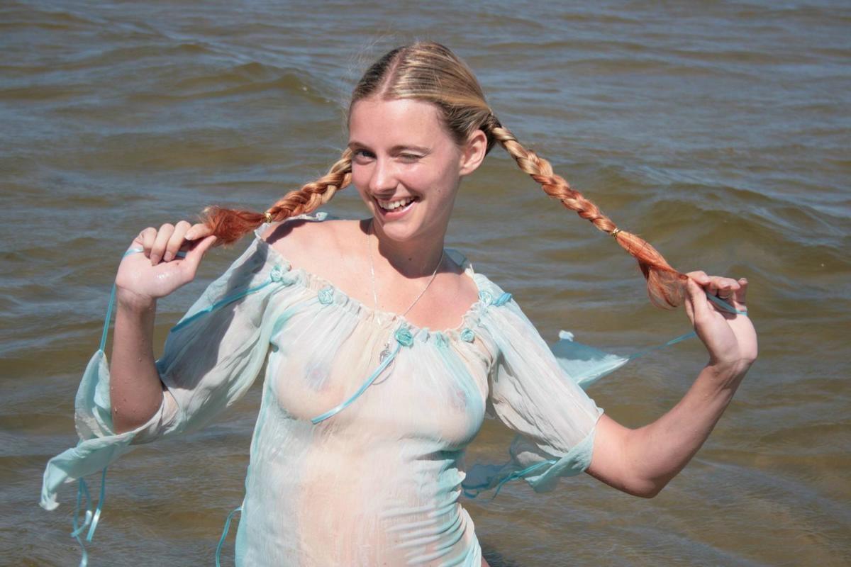 16P amateurs nude on public beach