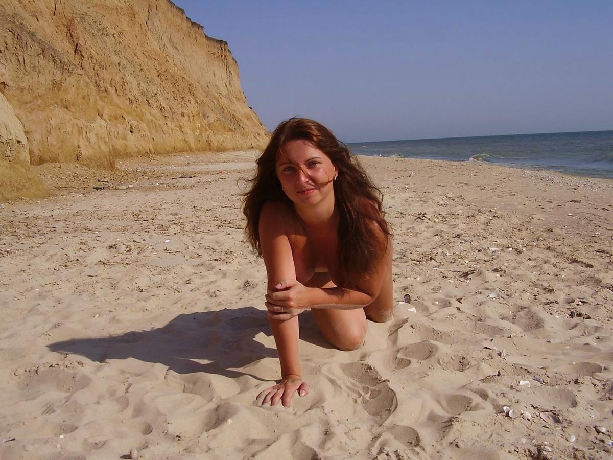 16P amateurs nude on public beach