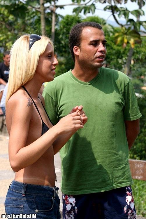 16P Blonde Brazilian Beach Chick Stripping Her Bikini For Mike