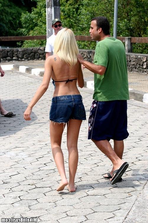 16P Blonde Brazilian Beach Chick Stripping Her Bikini For Mike