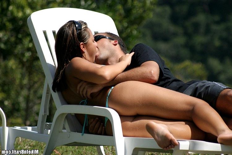 16P Brazilian Swiming Pool Babes Getting Naked For Mike