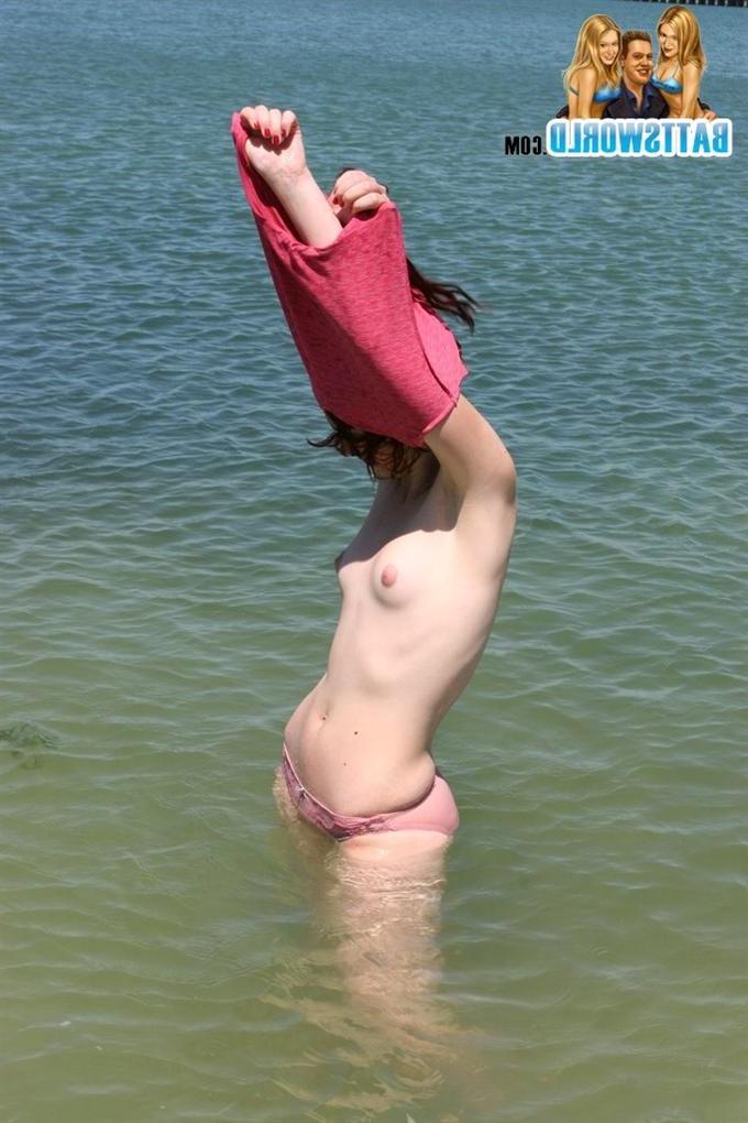 15P Three hot amateur teens take off their bikinis in the ocean