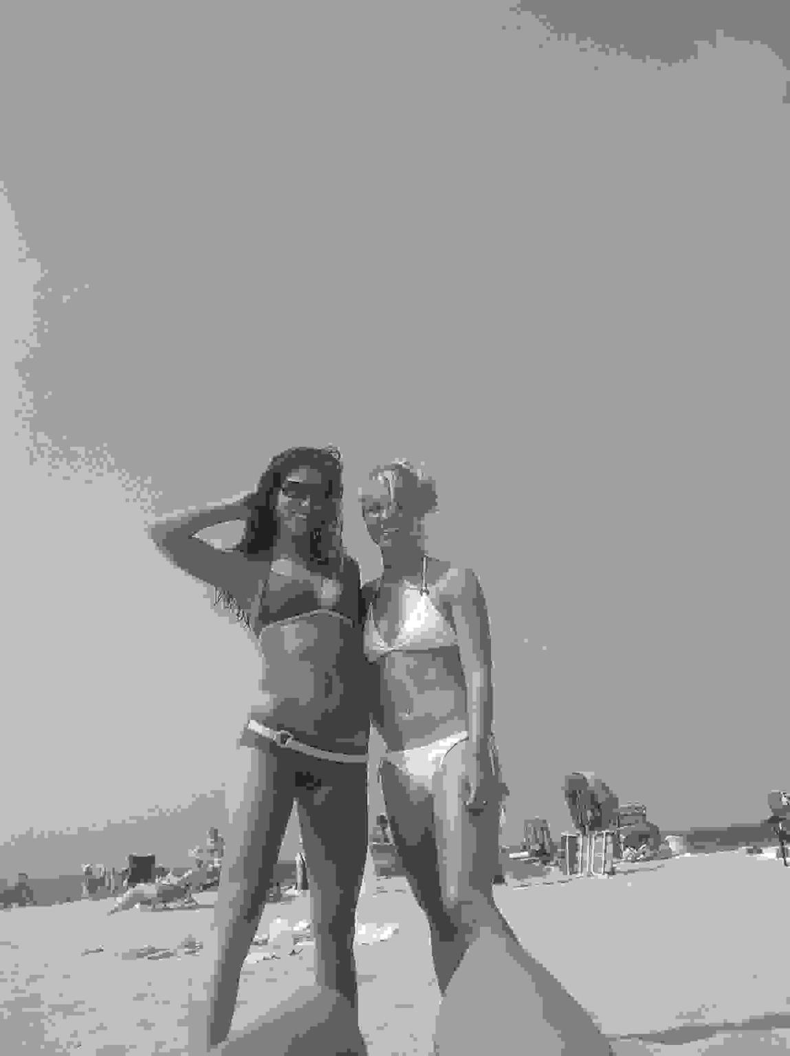 20P Schoolgirl hotties in tiny bikinis
