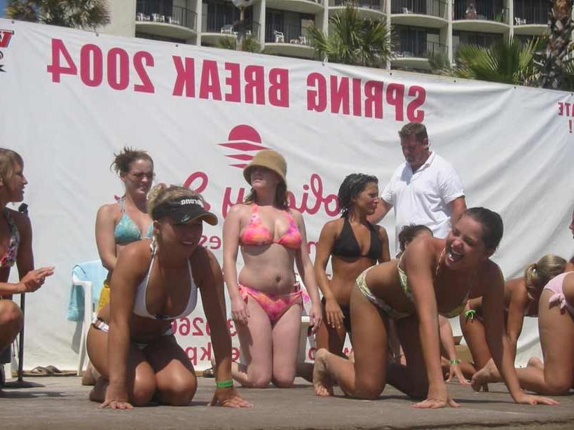 20P Horny college angels in bikinis