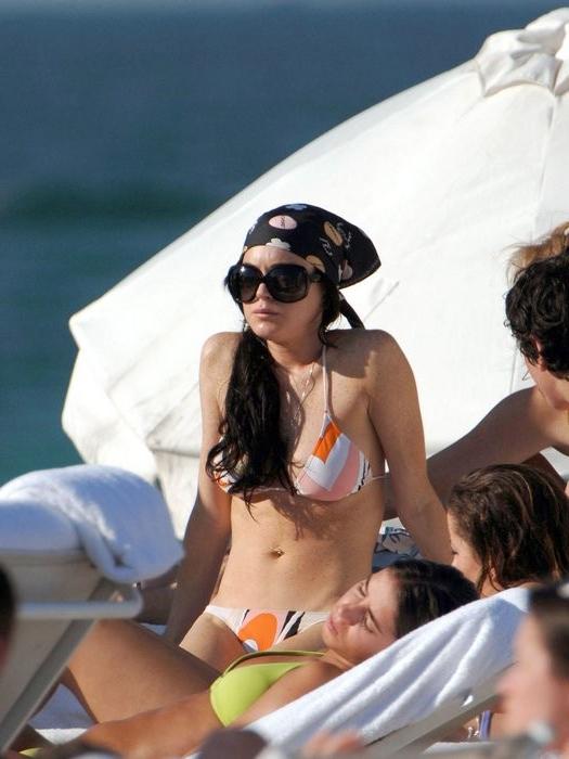 15P Freckled celebrity Lindsay Lohan in skimpy bikini