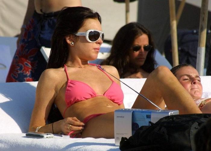 15P Freckled celebrity Lindsay Lohan in skimpy bikini