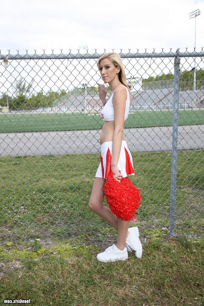19P A pretty blonde cheerleader Addison ORiley getting fucked and knocked up