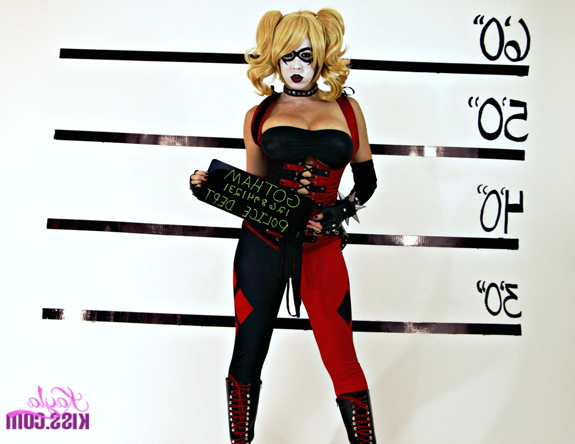12P Kayla Kiss Dressed as Harley Quinn