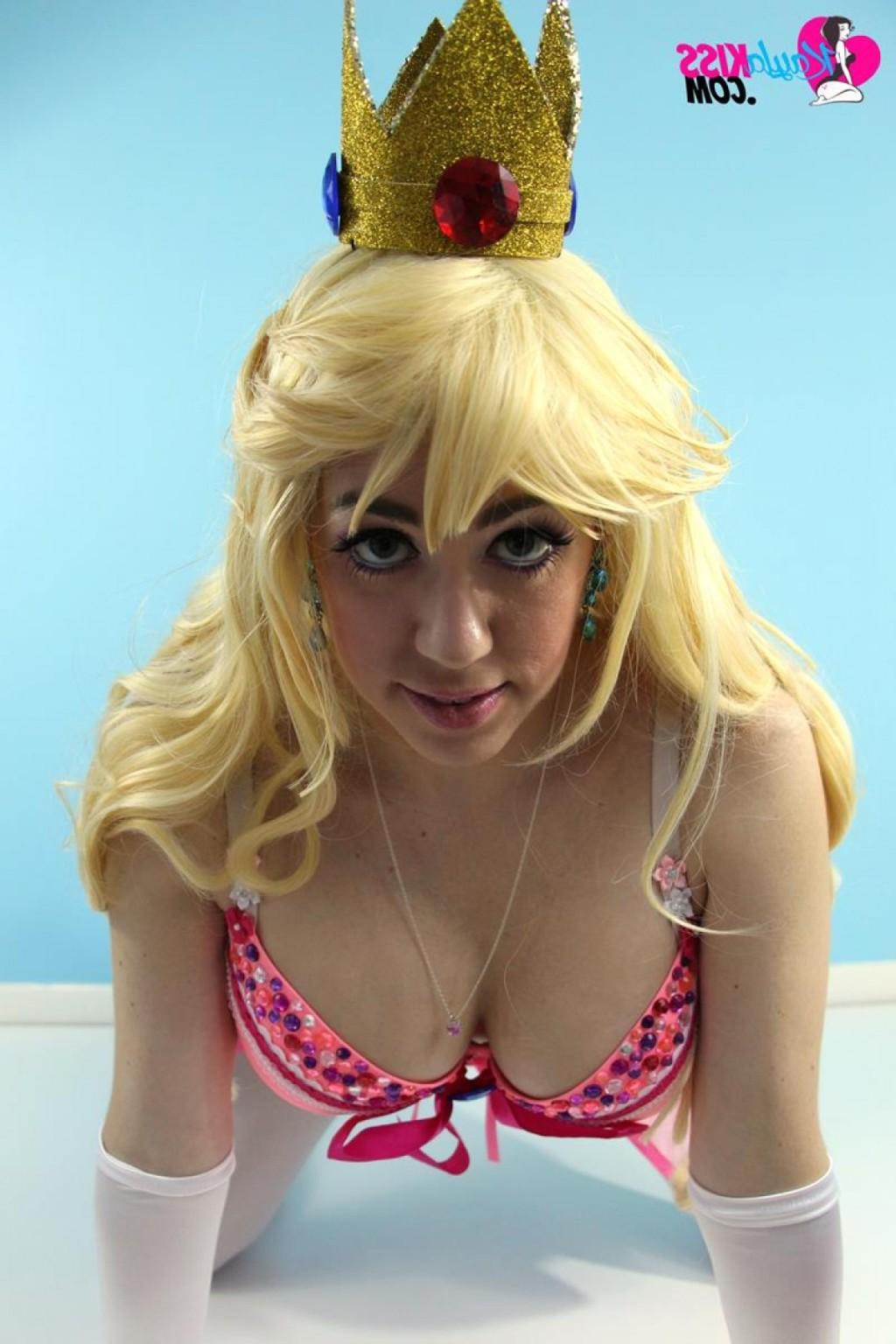 12P Kayla Dresses as your favorite 8bit Princess
