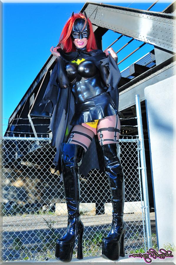 12P Shanda Fay is Bat Girl Exploring Public Nudity