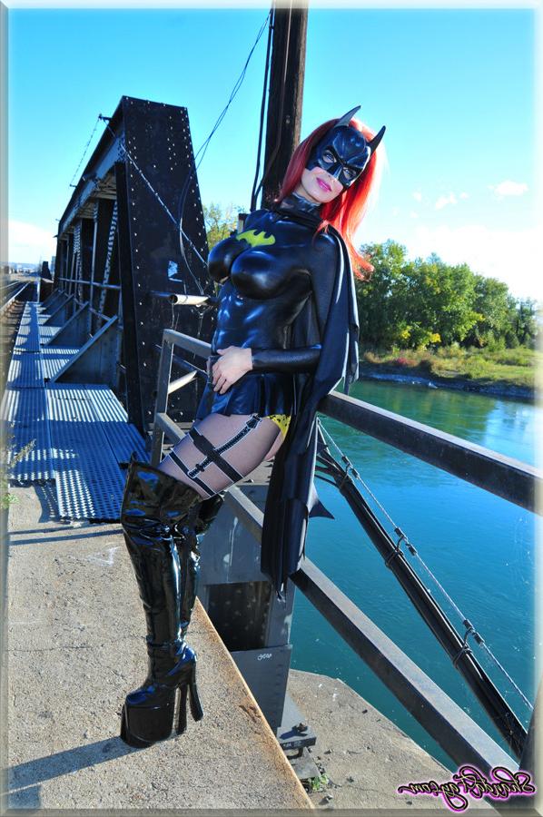 12P Shanda Fay is Bat Girl Exploring Public Nudity