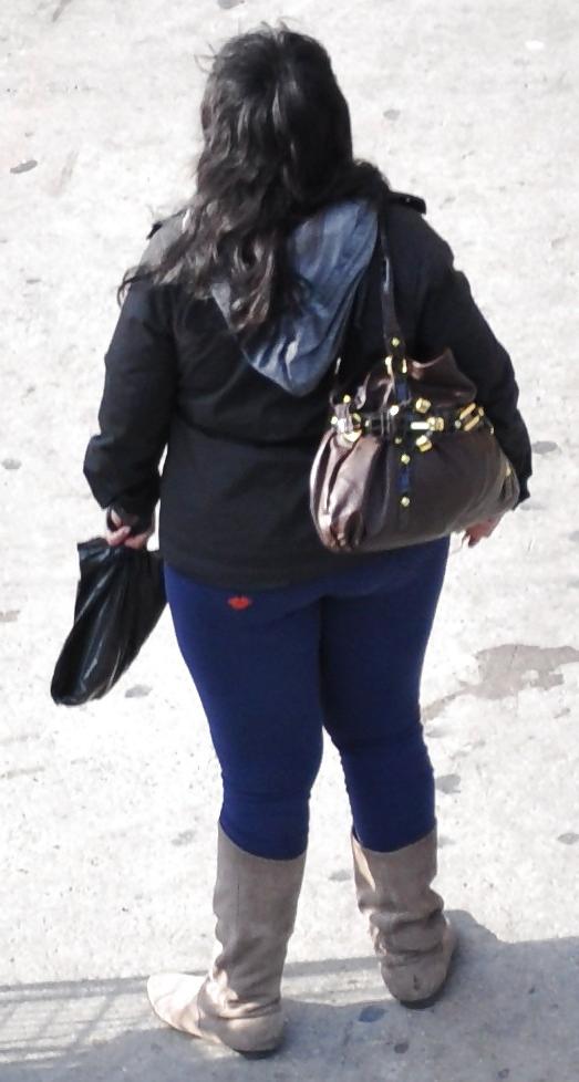 7P New York Thick Girls in Leggings