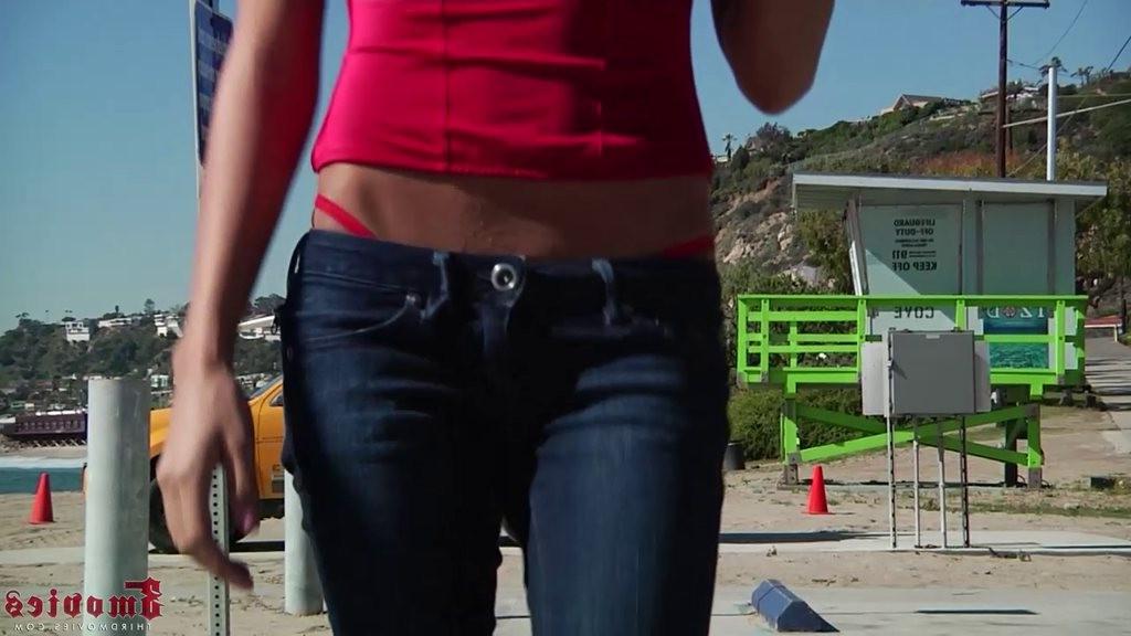 16P Sexy Lexi Diamond drops her jeans and rides cock