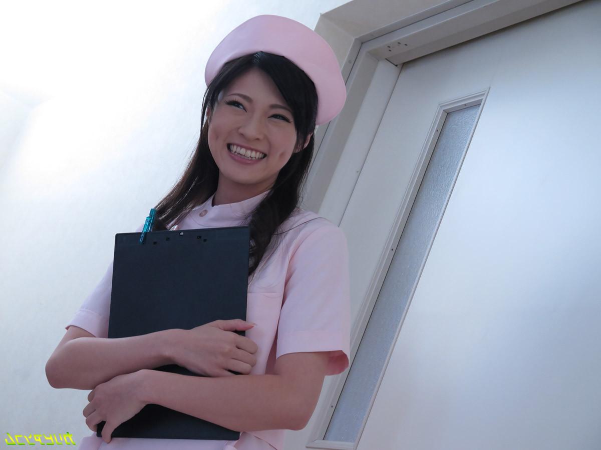 25P Kinky Nurse Giving BJs and Fucking