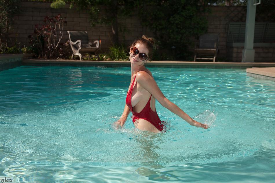 16P Bathing beauty swimming