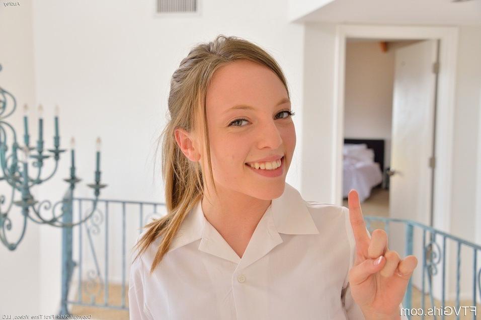 16P FTV Girls Audrey Former Cheerleader