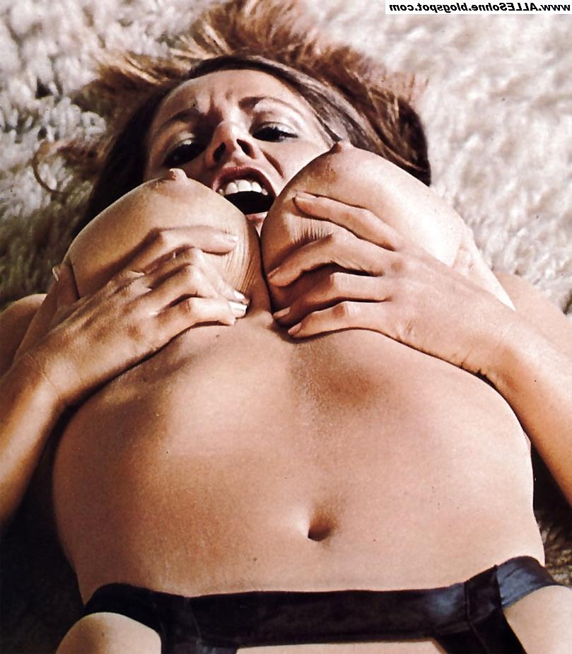 15P Uschi Digart - Private Photos 