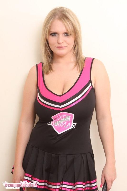 16P Busty UK cheerleader Victoria Summers shows off her huge pompoms