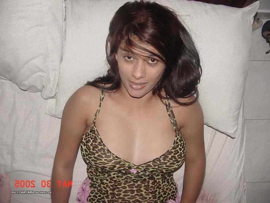12P Solo long haired Latina on the bed