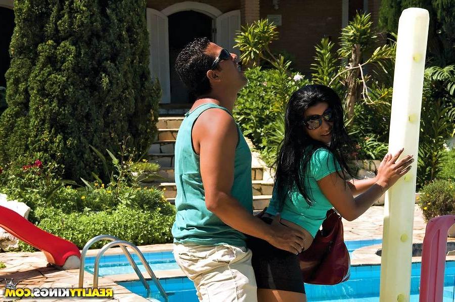 14P Brazilian hottie car breaks down dude comes by takes her home and she repays him