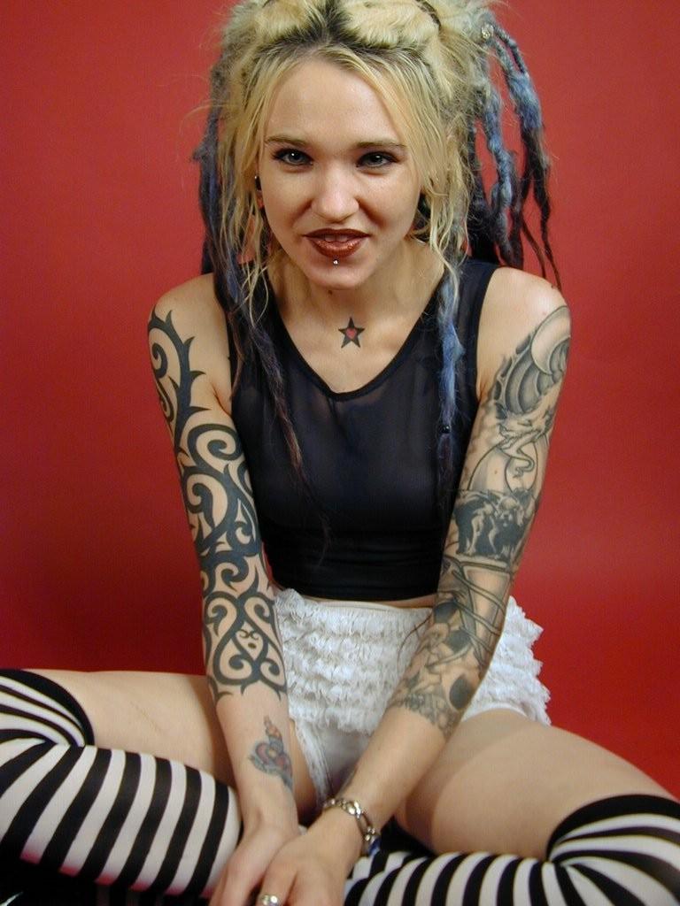 16P Blue haired gothic hottie exposing her sexy body tattoos