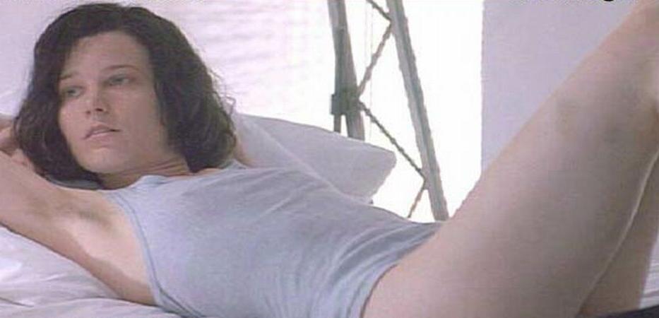 15P actress Bridget Fonda bathing with Jon Bon Jovi