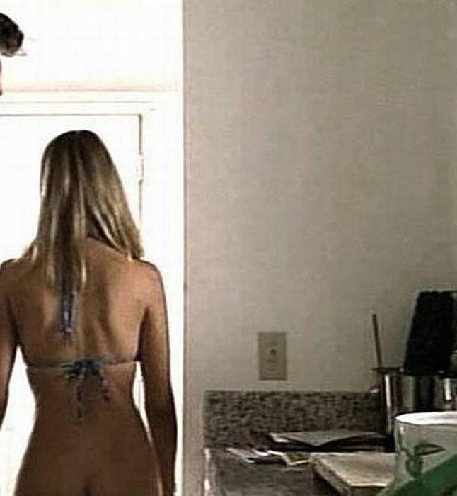 15P actress Bridget Fonda bathing with Jon Bon Jovi