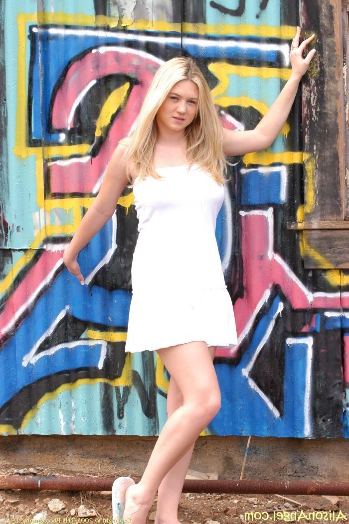 16P Heavenly Gorgeous Blonde Alison Angel Naked