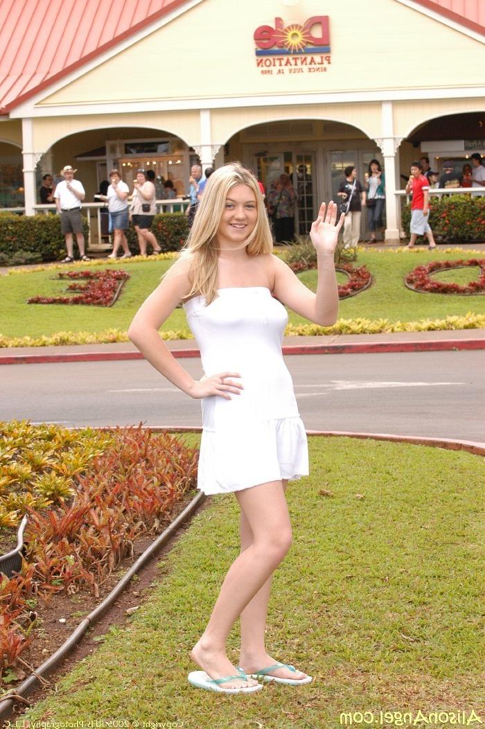 16P Heavenly Gorgeous Blonde Alison Angel Naked
